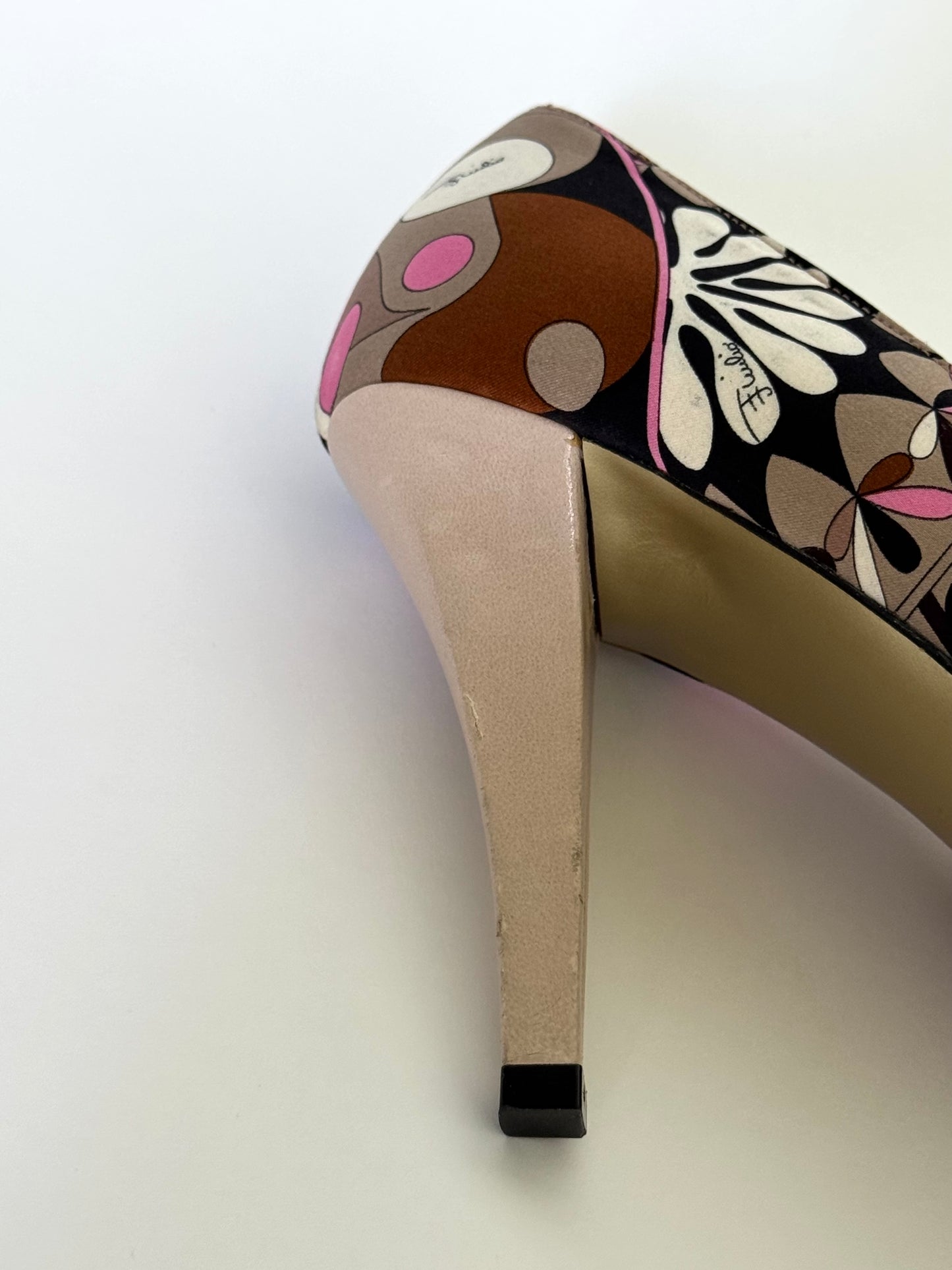 Emilio Pucci Satin Print Pumps (IT38 / US8-8.5)