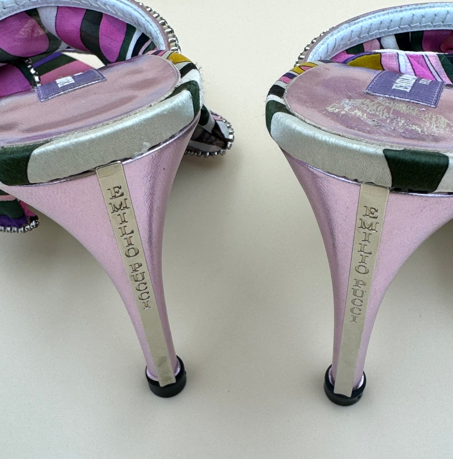 Fall 2003 Emilio Pucci Slides (IT36 / US6)