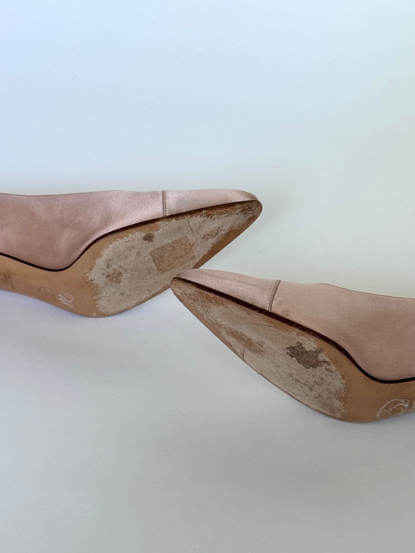 CHANEL 90s Pink Satin Pumps (IT37.5 / US7-7.5)