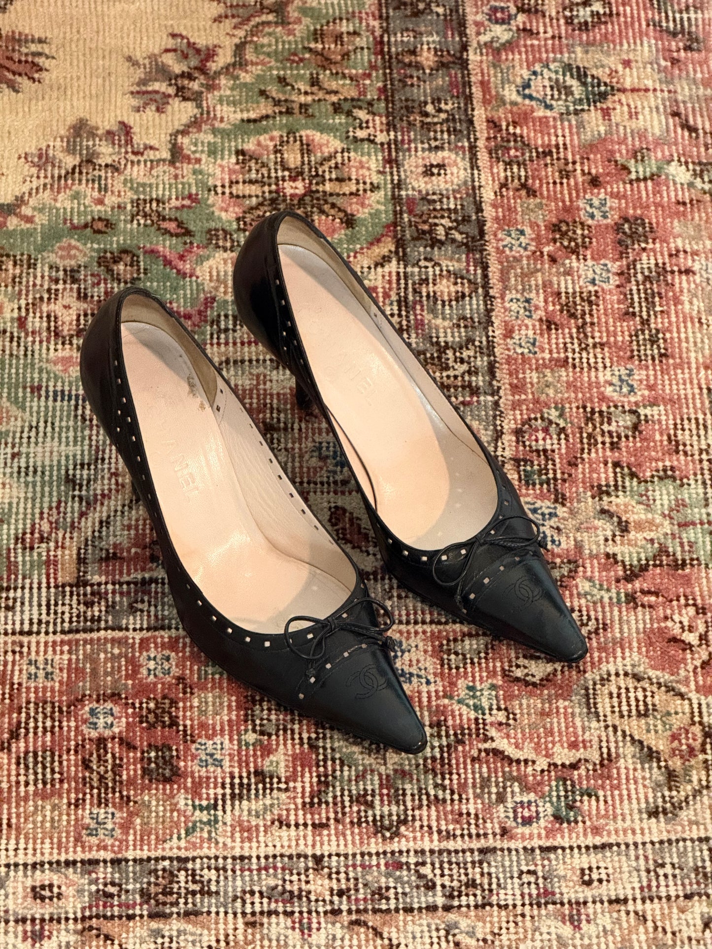 CHANEL Black Bow CC Pumps (IT39.5 / US8.5-9)