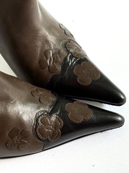 CHANEL FW2001 Brown Clover Booties (IT39.5 / US8.5-9)