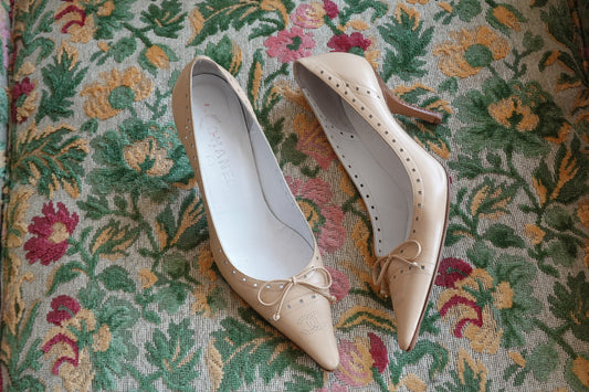 CHANEL Beige Bow CC Pumps (IT38 / US7-7.5)