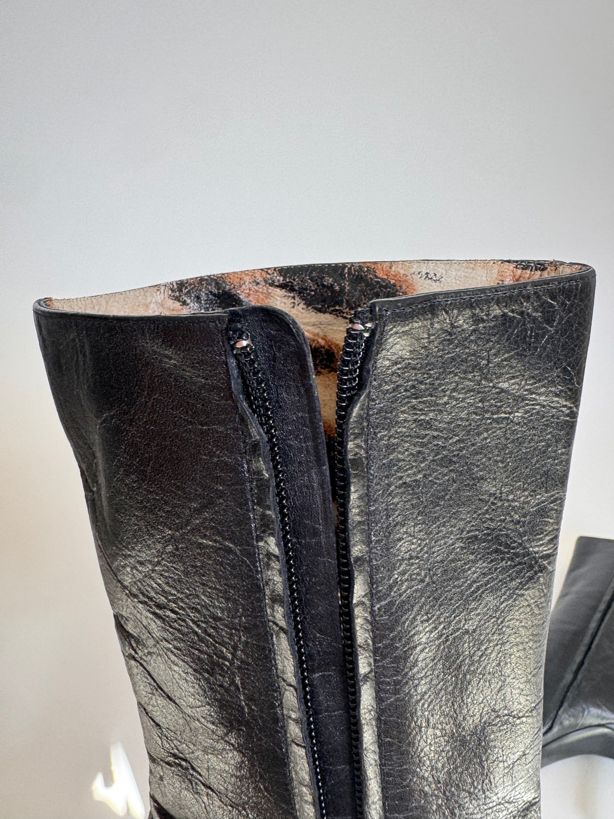 Roberto Cavalli FW2001 Leopard Tip Ankle Boots (IT37 / US7-7.5)