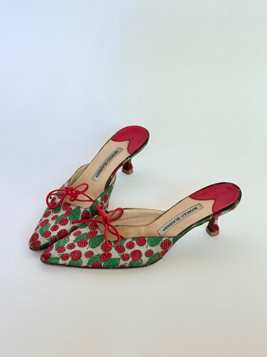 Manolo Blahnik Raspberry Bow Mules (IT38 / US6.5-7)