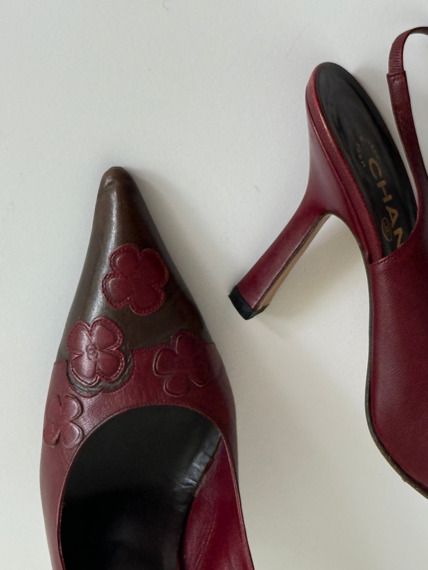 CHANEL 2001 Clover Slingbacks (IT39.5 / US8.5-9)