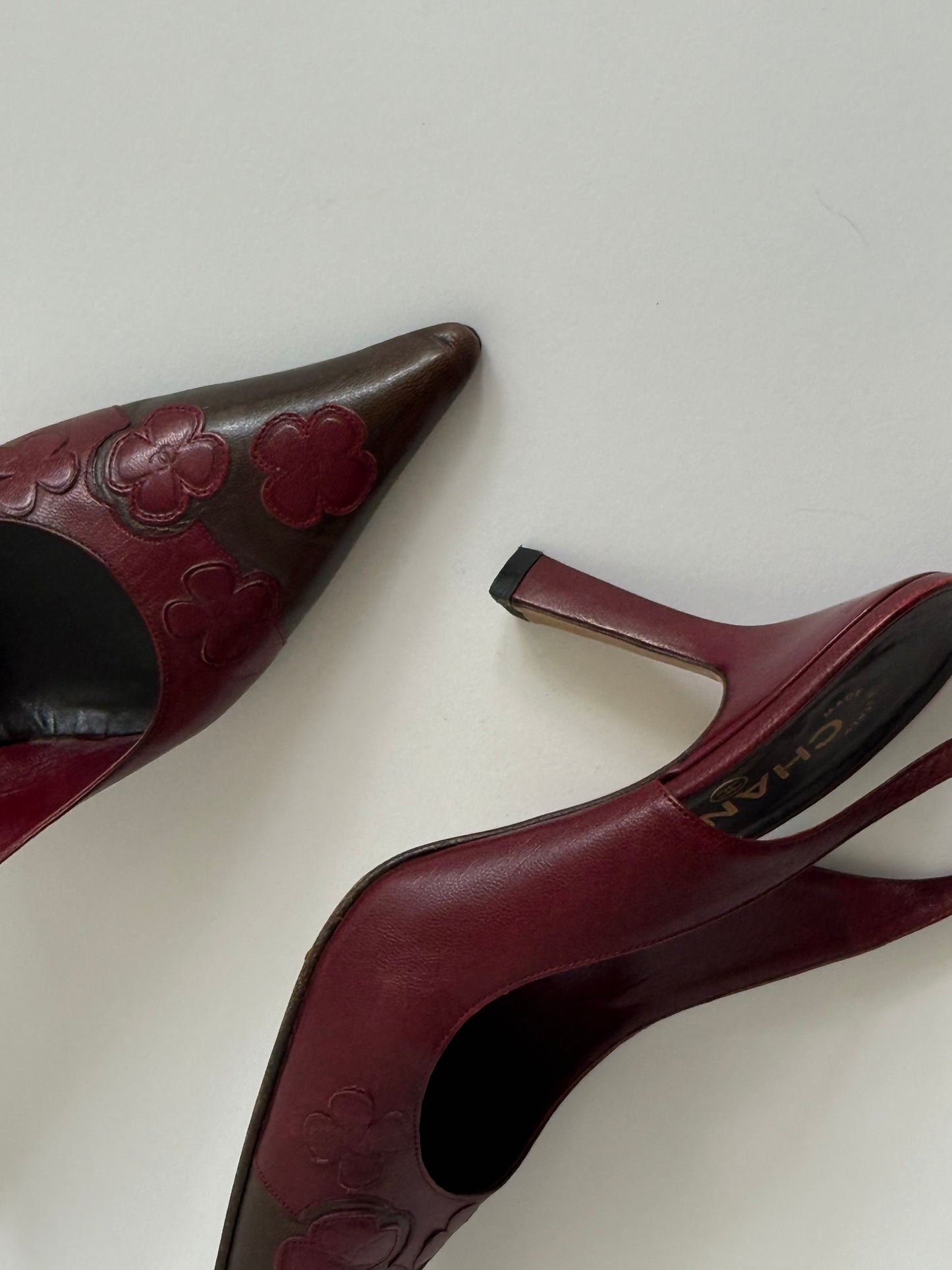 CHANEL 2001 Clover Slingbacks (IT39.5 / US8.5-9)